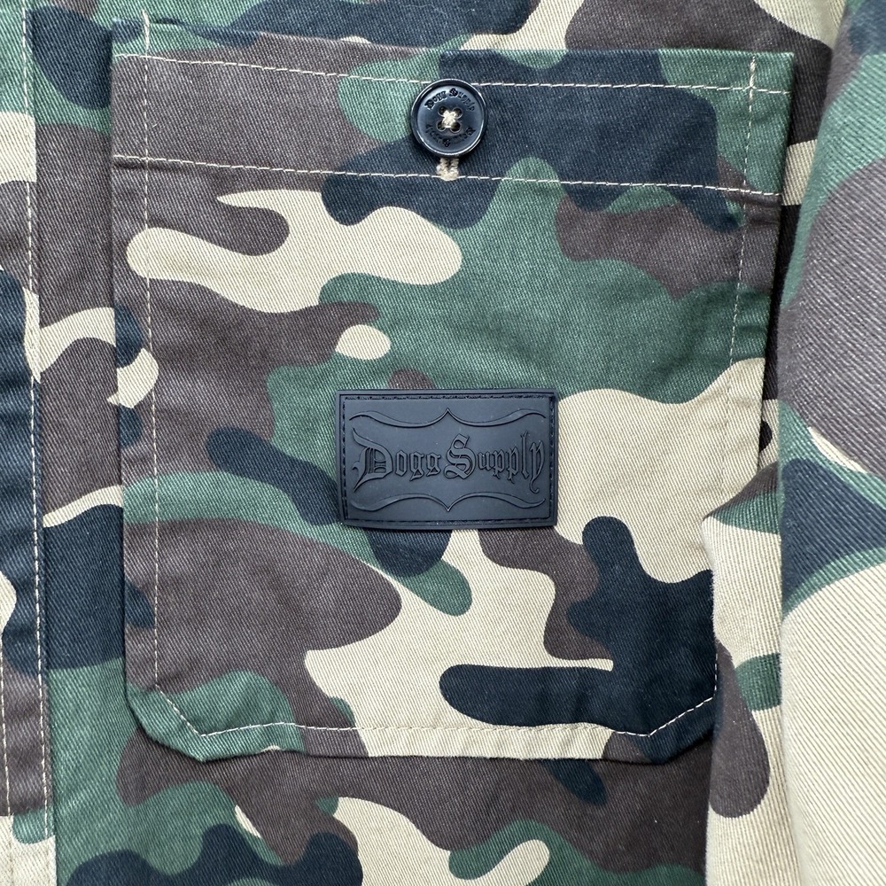 Dogg Supply By Snoop Dogg Button Down Shirt Men Size M Camouflage Reversible Tan - Picture 3 of 11